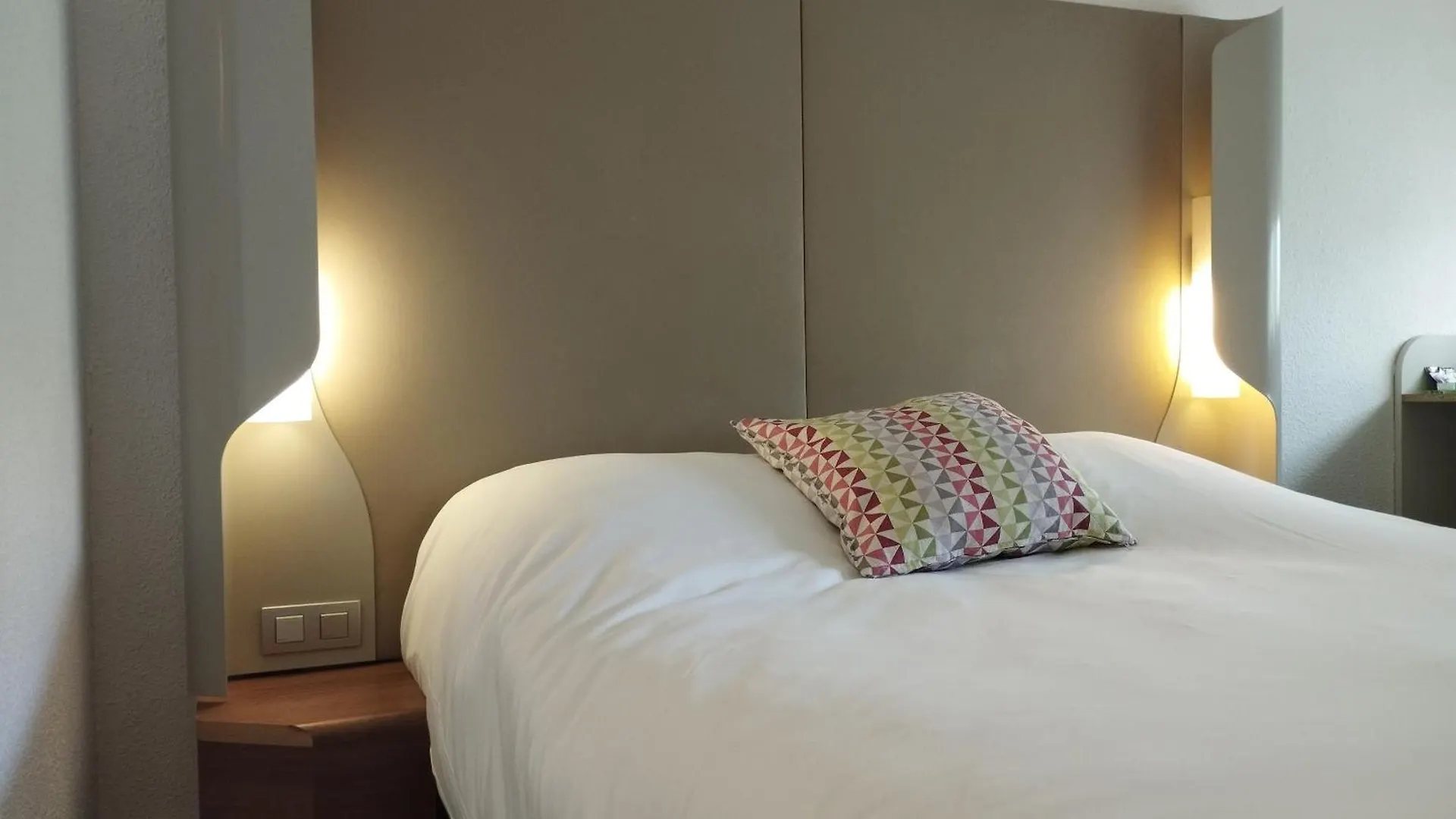 ***  Hotel Noemys Arles France